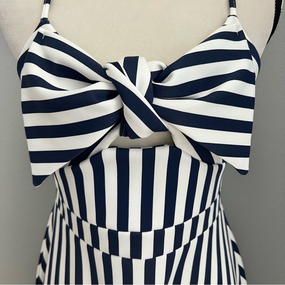 Boohoo Black and White Asymmetrical Tie Front Sundress - Picture 5 of 14